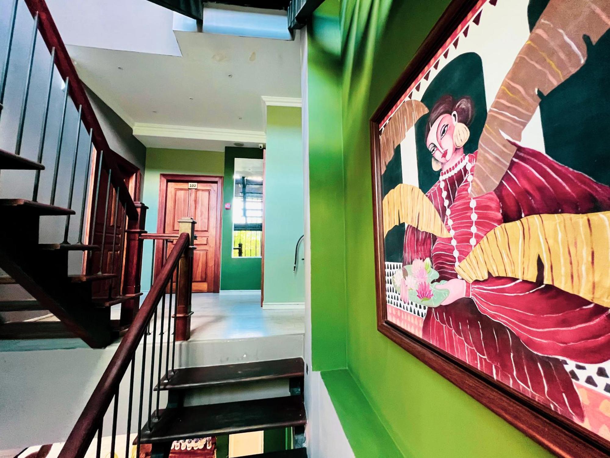 Bed Station 210 Hotel Kandy Exterior photo