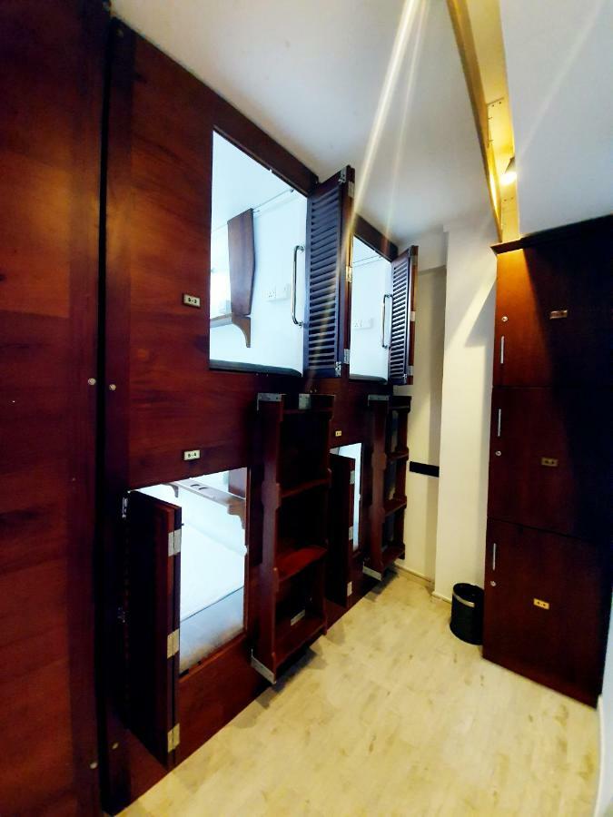 Bed Station 210 Hotel Kandy Exterior photo