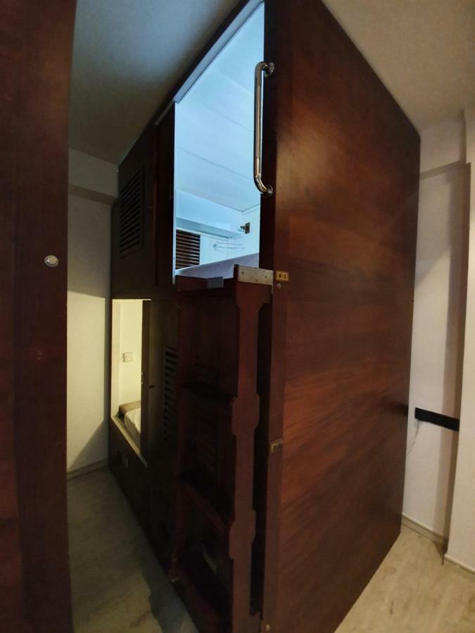 Bed Station 210 Hotel Kandy Exterior photo
